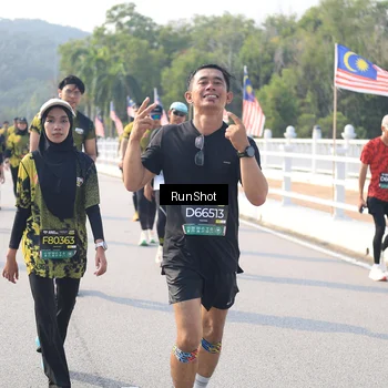 Runner Photo 6922344