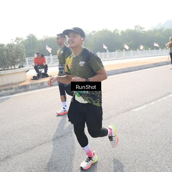 Runner Photo 6922380