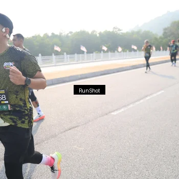 Runner Photo 6922381