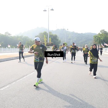 Runner Photo 6922389