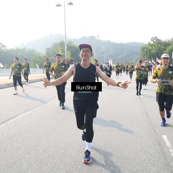 Runner Photo 6922525