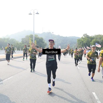 Runner Photo 6922529