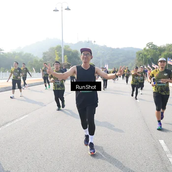 Runner Photo 6922540