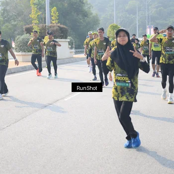 Runner Photo 6922661