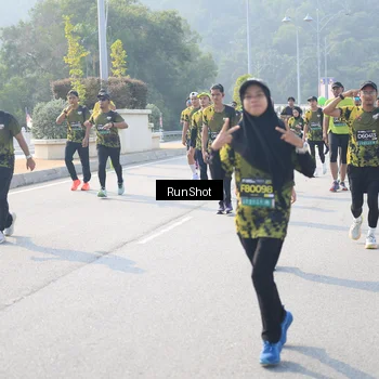 Runner Photo 6922662
