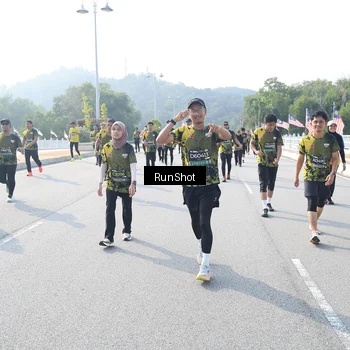 Runner Photo 6922684