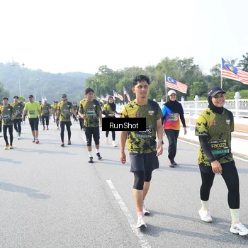 Runner Photo 6922699