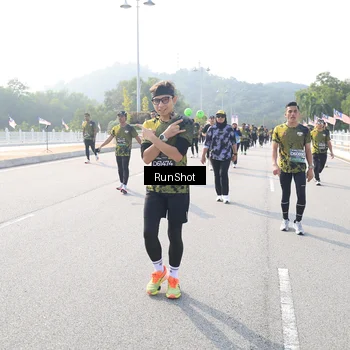 Runner Photo 6922890