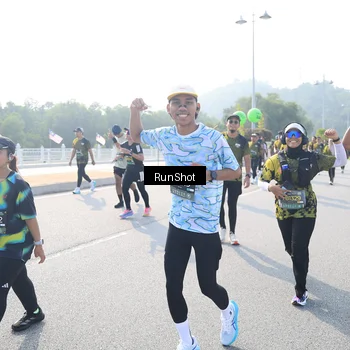 Runner Photo 6922975