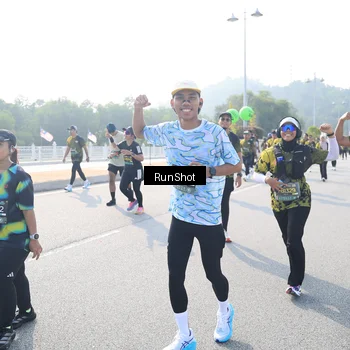 Runner Photo 6922976