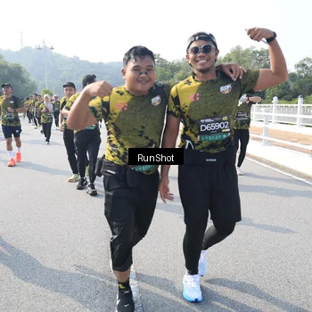 Runner Photo 6923001