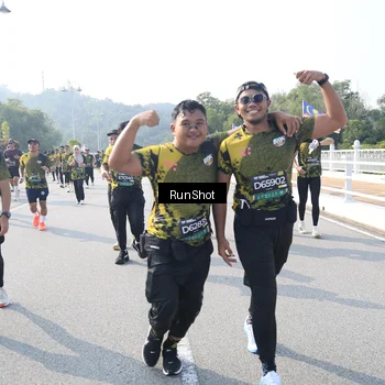 Runner Photo 6923002