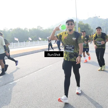 Runner Photo 6923010