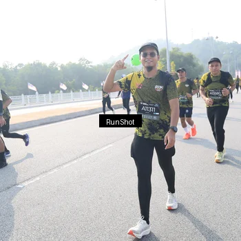 Runner Photo 6923012