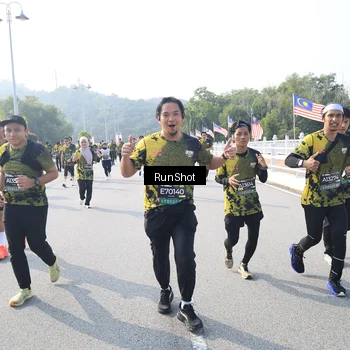 Runner Photo 6923019