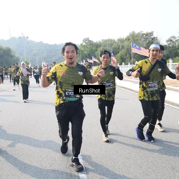 Runner Photo 6923020