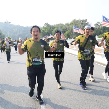 Runner Photo 6923022
