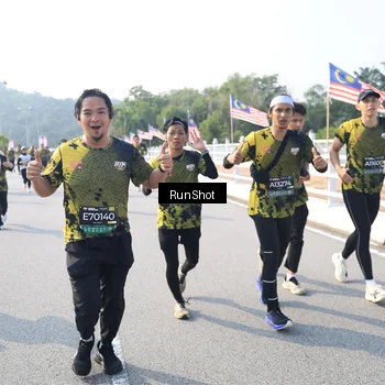 Runner Photo 6923024