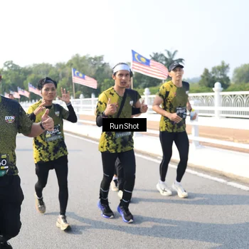 Runner Photo 6923027