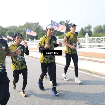Runner Photo 6923029