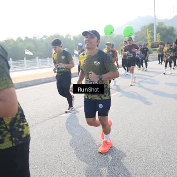 Runner Photo 6923045