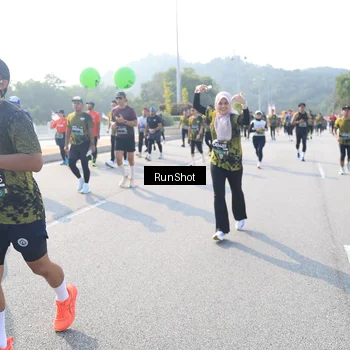 Runner Photo 6923048