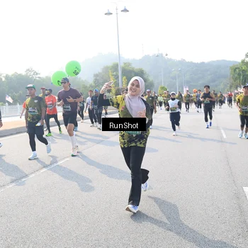 Runner Photo 6923052