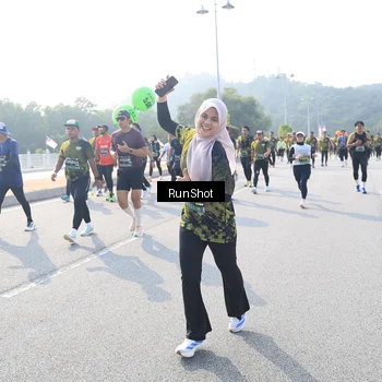 Runner Photo 6923053