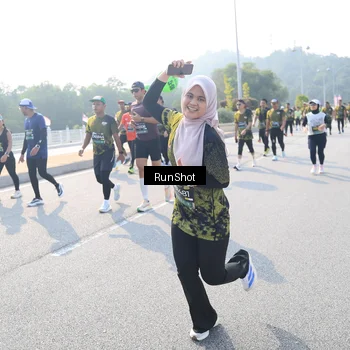 Runner Photo 6923056