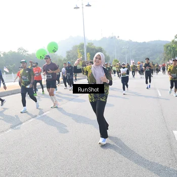 Runner Photo 6923057