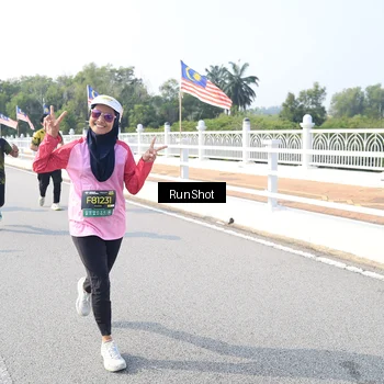 Runner Photo 6923070