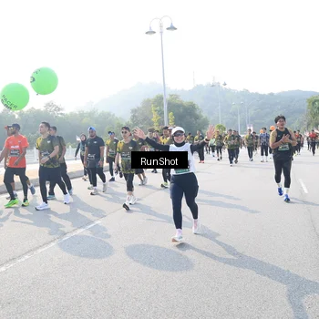 Runner Photo 6923072