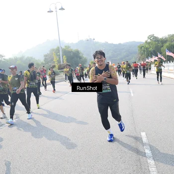 Runner Photo 6923100