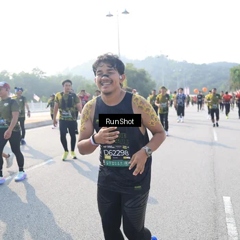 Runner Photo 6923105