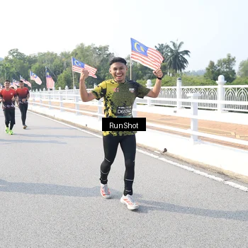 Runner Photo 6923143