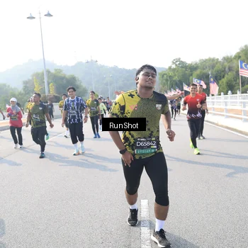 Runner Photo 6923150