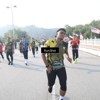 Runner Photo 6923153