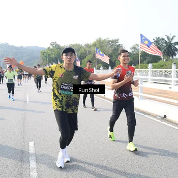 Runner Photo 6923171