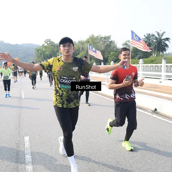 Runner Photo 6923173