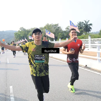 Runner Photo 6923175