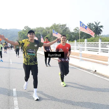 Runner Photo 6923179