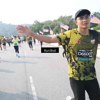 Runner Photo 6923180