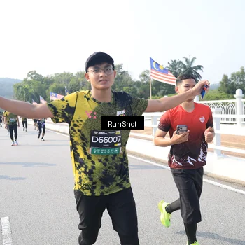 Runner Photo 6923182