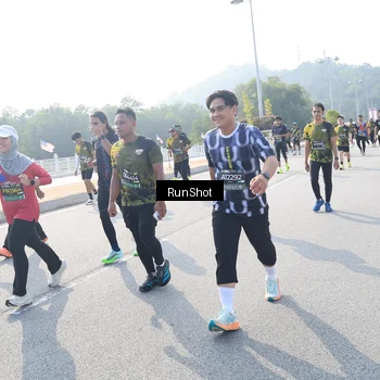 Runner Photo 6923184