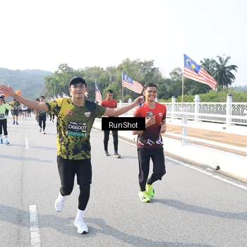 Runner Photo 6923198