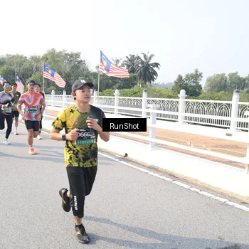 Runner Photo 6923257