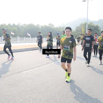 Runner Photo 6923270