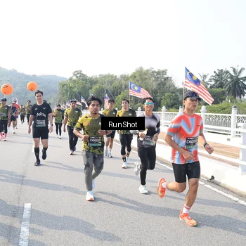 Runner Photo 6923272