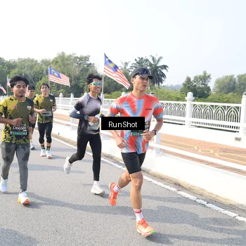 Runner Photo 6923275