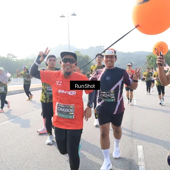 Runner Photo 6923338